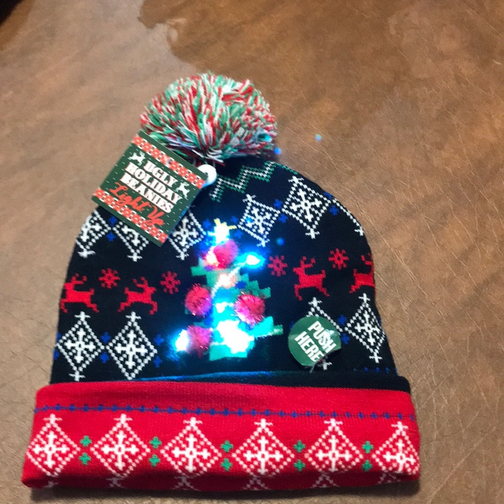 UGLY HOLIDAY BEANIE **Light Up**